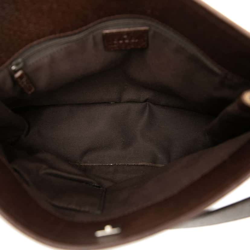 Gucci GG Canvas Eclipse Crossbody Brown Canvas Good condition - Model View