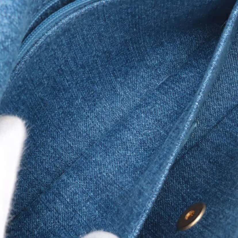 Chanel Medium Shearling Denim Egypt Hieroglyph Single Flap Blue Denim Good condition - Box View
