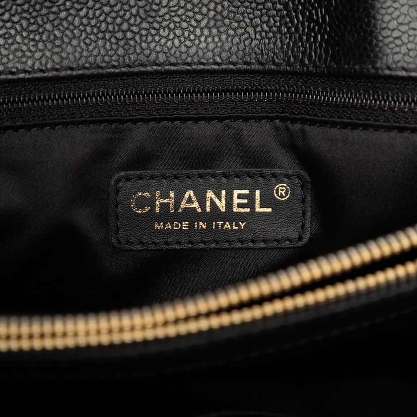 Chanel Caviar Grand Shopping Tote Black Leather Good condition - Box View