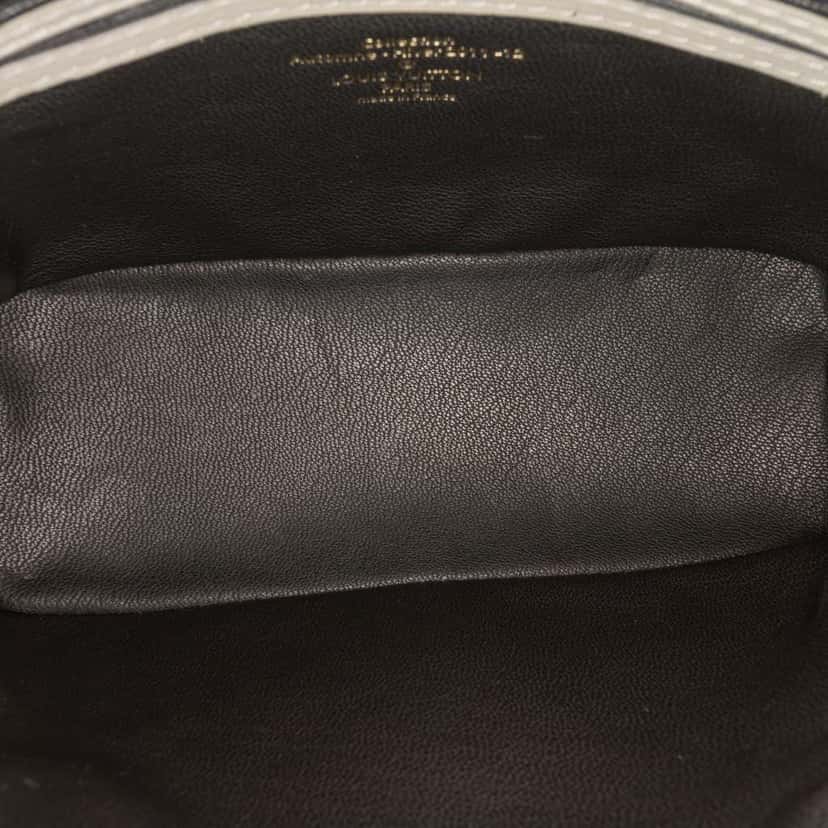 Louis Vuitton Cuir Obsession Lockit BB Grey Leather Good condition - Model View