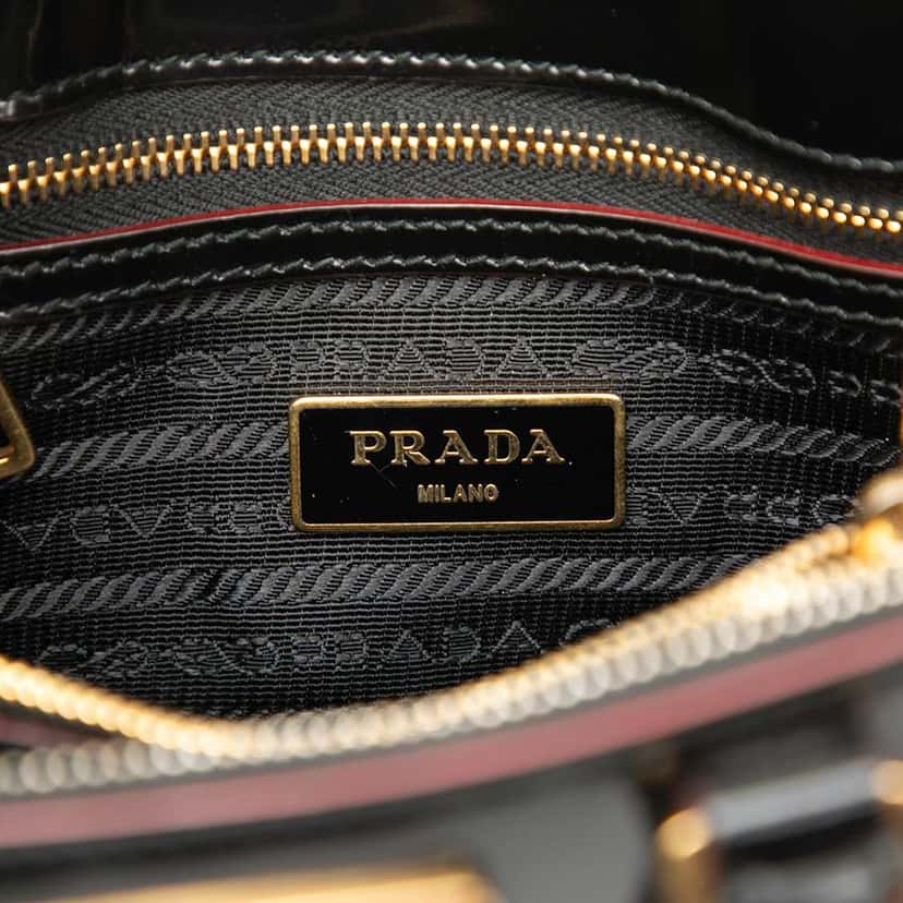 Prada Small Spazzolato Promenade Satchel Black Leather Good condition - Box View