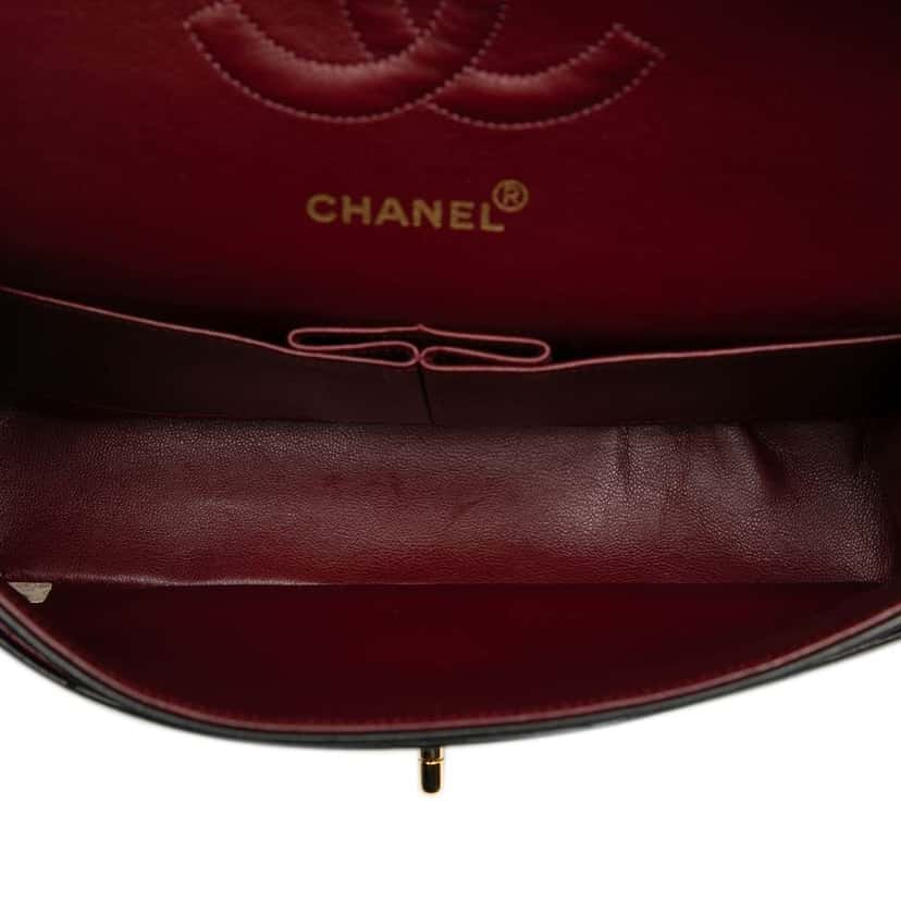 Chanel Medium Classic Lambskin Double Flap Black Leather Good condition - Model View