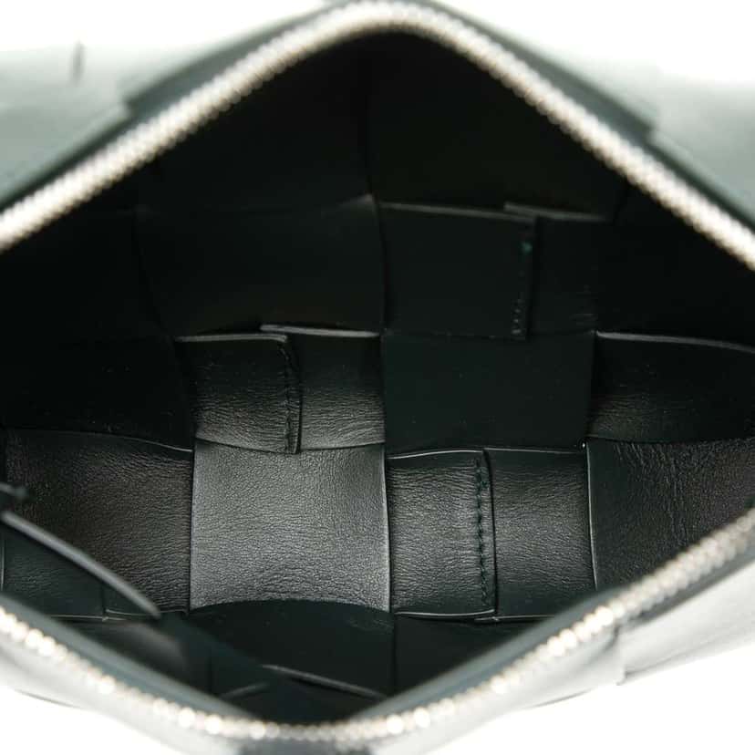Bottega Veneta Nappa Maxi Intrecciato Cassette Camera Bag Green Leather Good condition - Model View