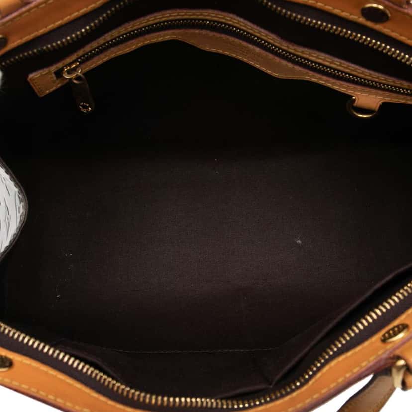 Louis Vuitton Monogram Vernis Brea MM Purple Leather Good condition - Model View