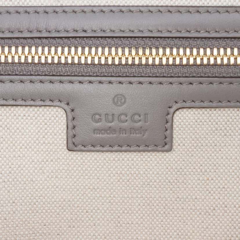 Gucci Medium GG Matelasse Leather Duffle Bag Grey Leather Good condition - Box View