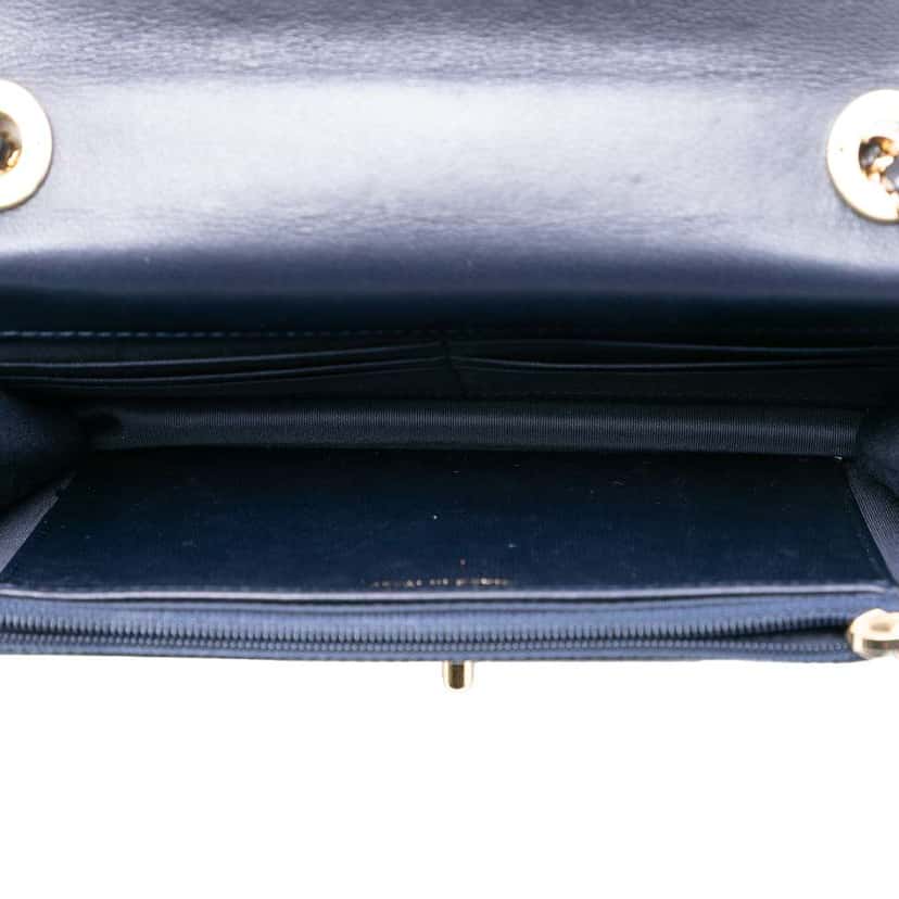 Chanel Lambskin Trendy CC Wallet On Chain Blue Leather Good condition - Model View