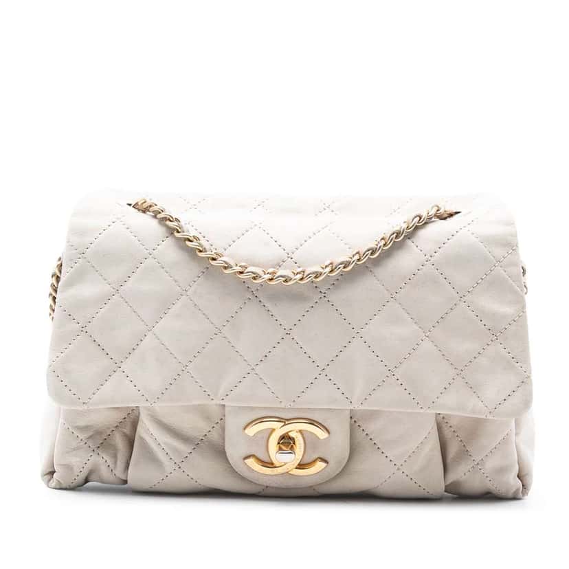 Chanel Small Iridescent Quilted Calfskin Chic Quilt Flap White Leather Good condition - Front View