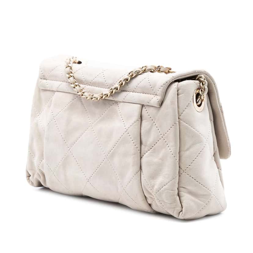Chanel Small Iridescent Quilted Calfskin Chic Quilt Flap White Leather Good condition - Back View