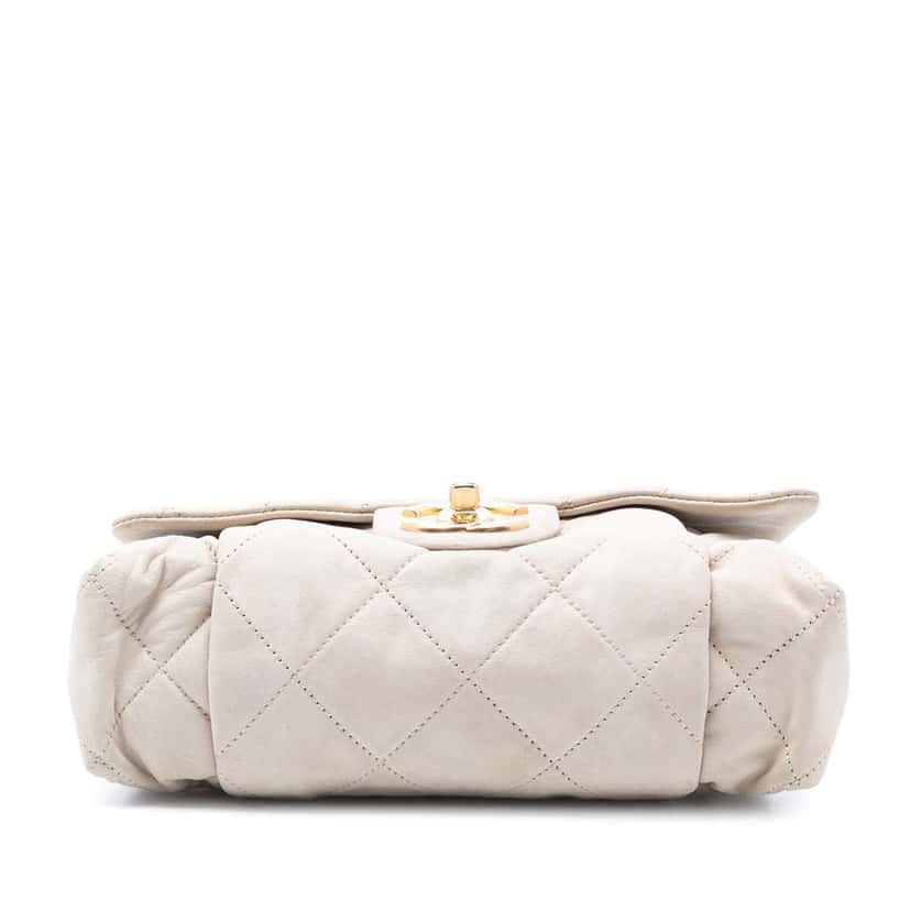 Chanel Small Iridescent Quilted Calfskin Chic Quilt Flap White Leather Good condition - Inside View