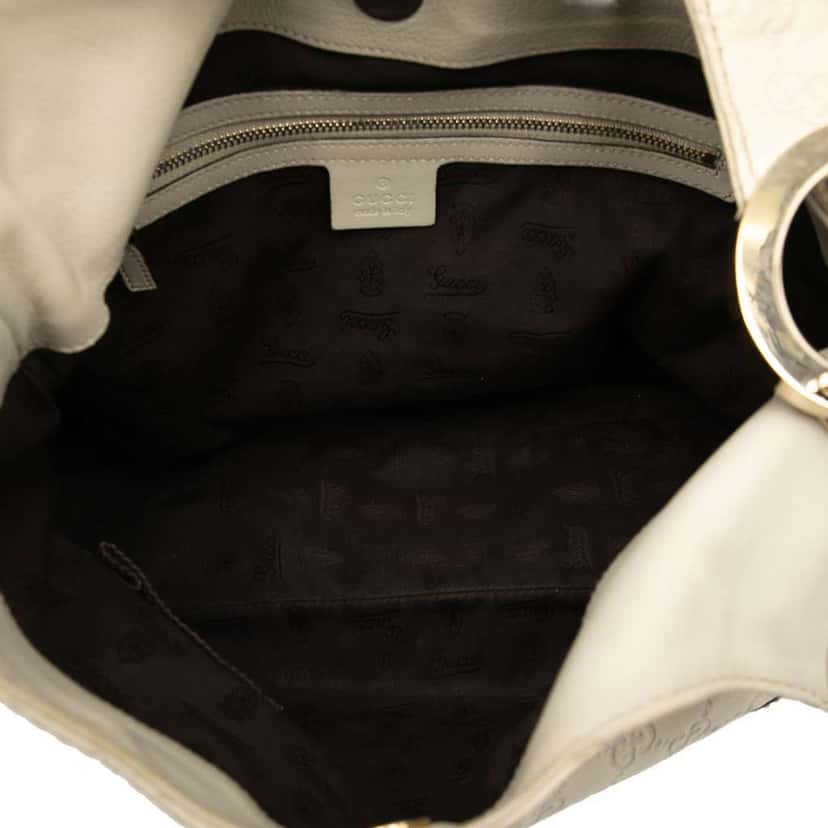 Gucci Guccissima Charlotte Crossbody White Leather Good condition - Model View