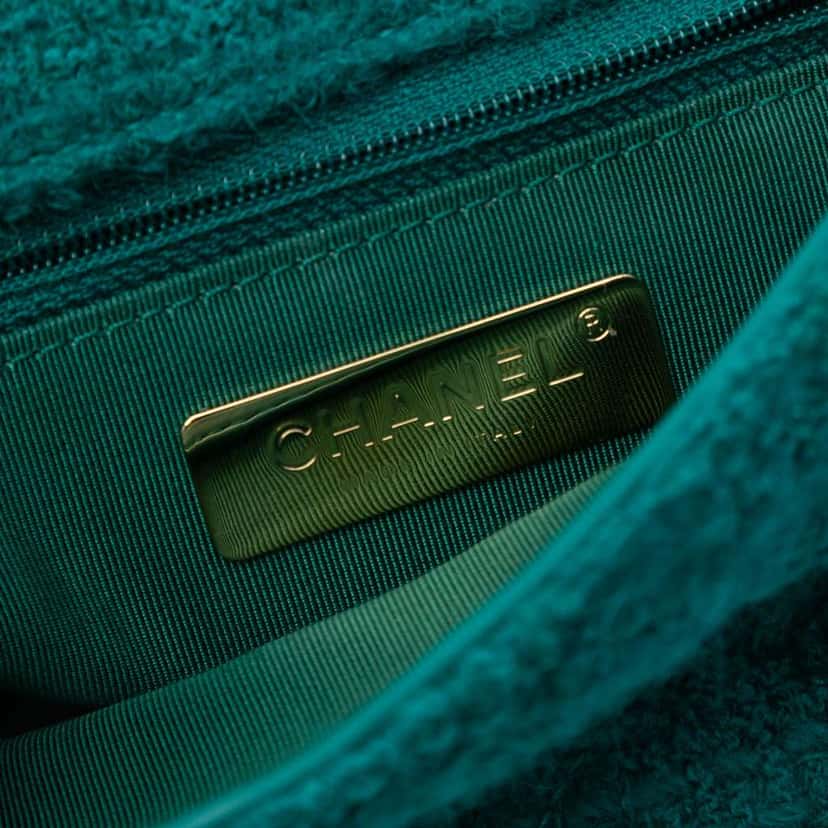 Chanel Small Wool Tweed Giant Logo Flap Blue Tweed Very good condition - Box View