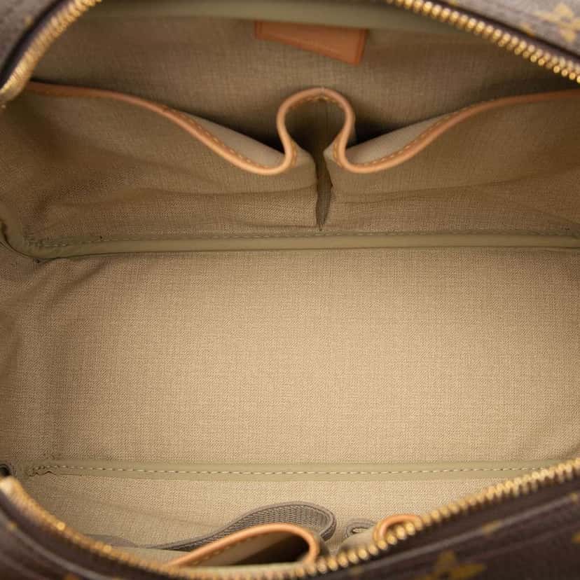 Louis Vuitton Monogram Deauville Brown Good condition - Model View