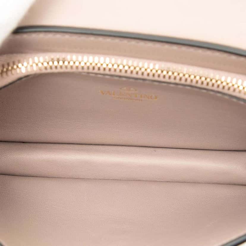 Valentino Metallic Pebbled Calfskin Rockstud Phone Case with Chain Brown Leather Good condition - Model View