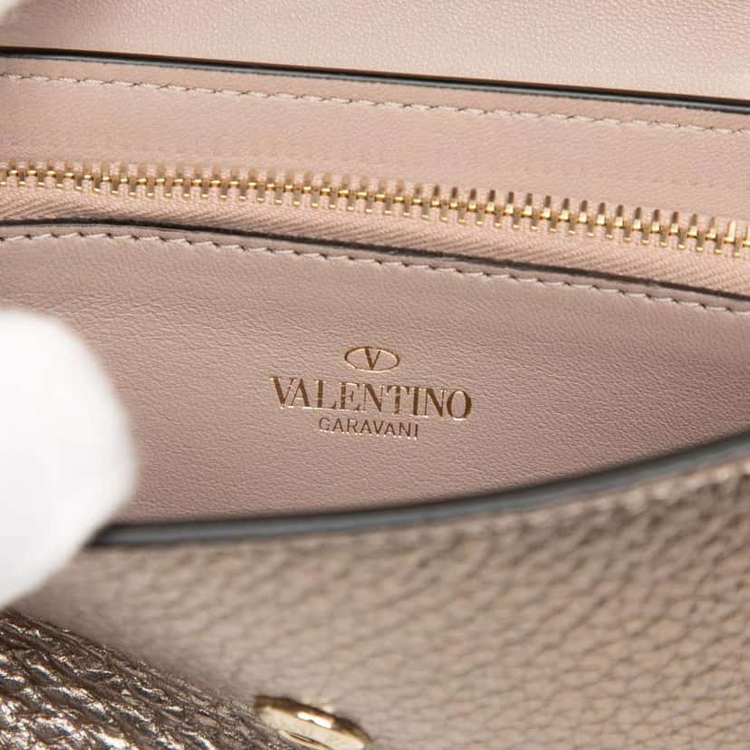 Valentino Metallic Pebbled Calfskin Rockstud Phone Case with Chain Brown Leather Good condition - Box View