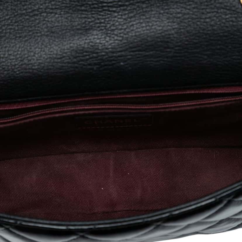 Chanel Paris Salzburg Medium Patent Goatskin CC Eyelet Flap Black Leather Good condition - Model View