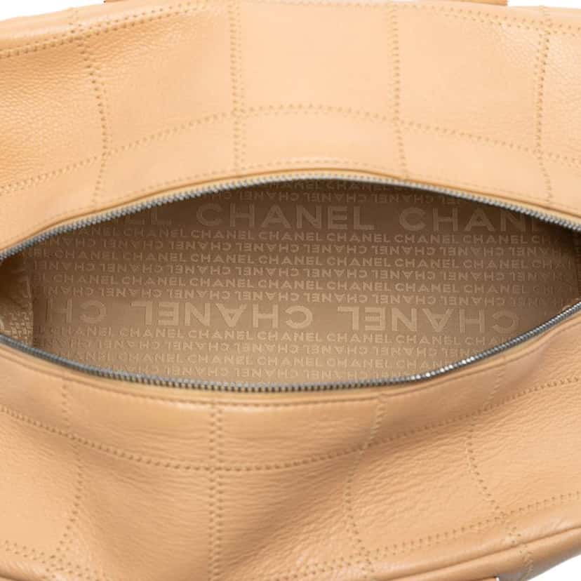 Chanel CC Choco Bar Caviar Stitched Boston Brown Leather Good condition - Model View