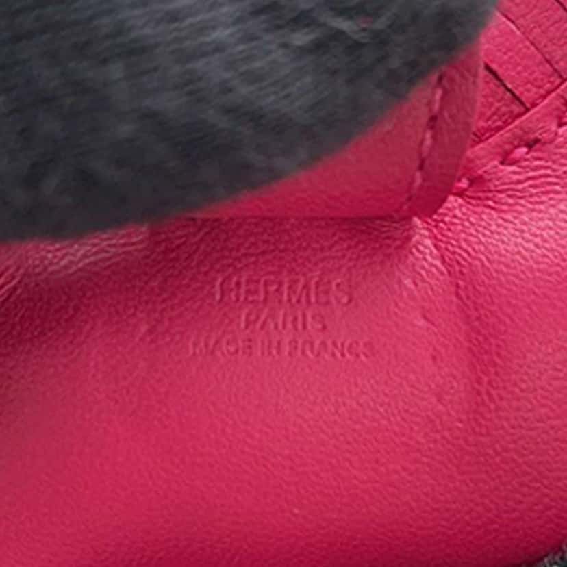 Hermès Milo Lambskin GriGri Rodeo Bag Charm PM Pink Leather Very good condition - Model View