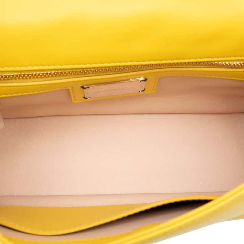 Bvlgari Leather Serpenti Cabochon Chain Crossbody Yellow Leather Good condition - Model View