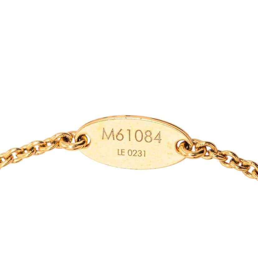Louis Vuitton Gold Plated Essential V Bracelet Gold Metal Good condition - Model View