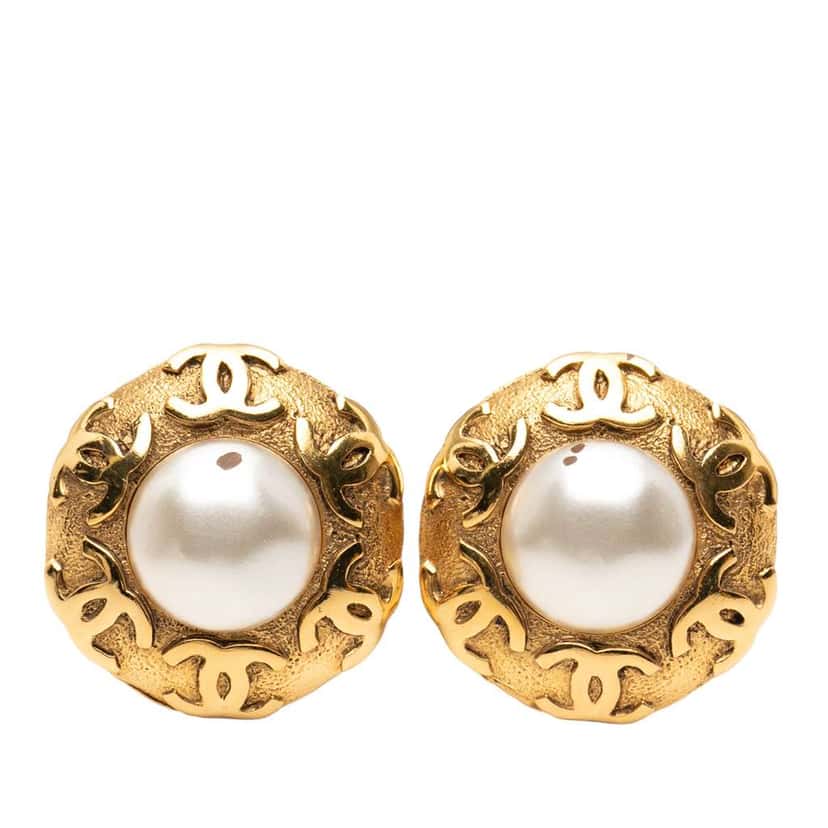 Chanel CC Gold Plated Faux Pearl Round Clip on Earrings Gold Metal Good condition - Front View