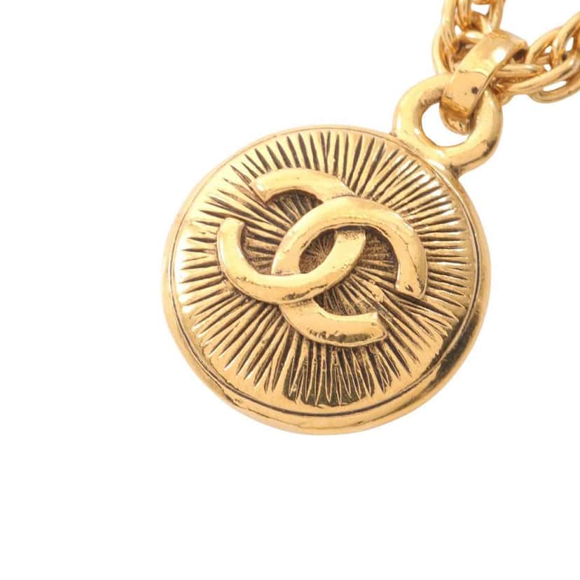 Chanel Gold Plated CC Round Pendant Necklace Gold Metal Good condition - Back View