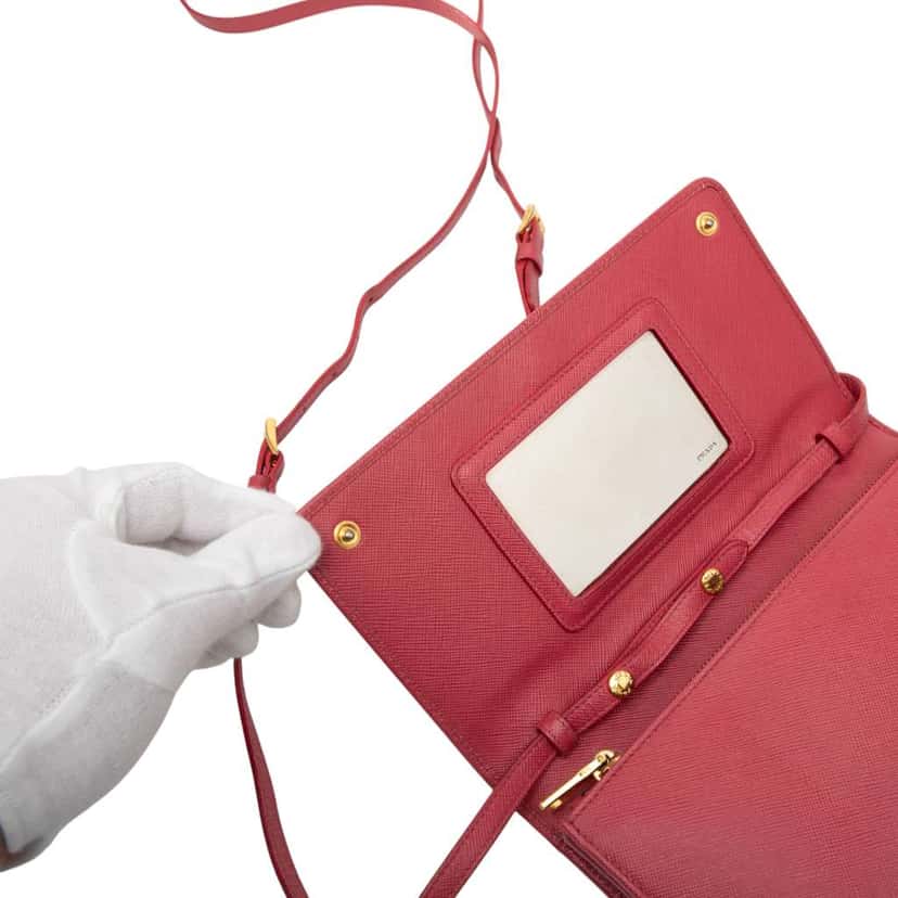 Prada Saffiano Wallet on Strap Red Leather Good condition - Box View