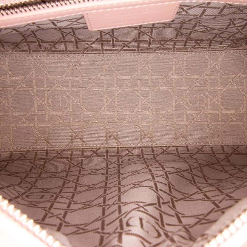 Dior Medium Patent Cannage Lady Dior Pink Leather Good condition - Model View