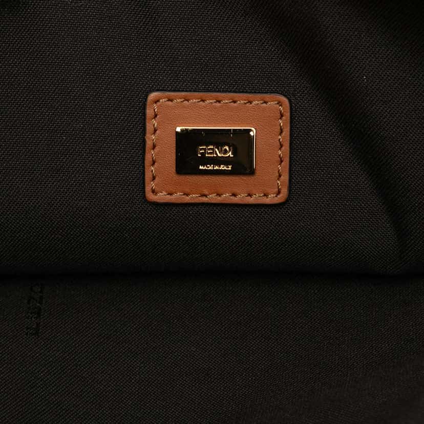 Fendi Leather Logo Flat Pouch Brown Leather Good condition - Box View