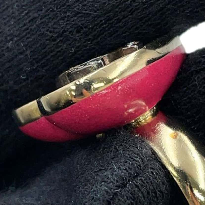 Chanel CC Gold Plated Rhinestones Heart Ring Pink Metal Good condition - Model View