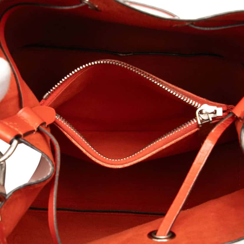 Louis Vuitton Epi Neonoe MM Pink Leather Very good condition - Model View