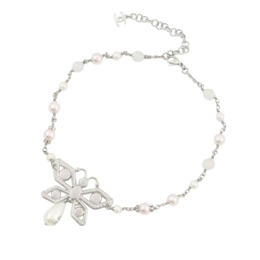 Chanel CC Silver Plated Rhinestone and Faux Pearl Butterfly Choker Necklace Silver Metal Good condition - Back View