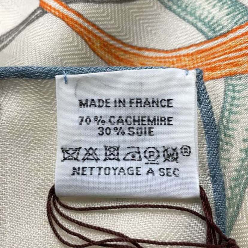 Hermès Le Monde d Hermes Cashmere Silk Shawl 140 White Wool Good condition - Back View