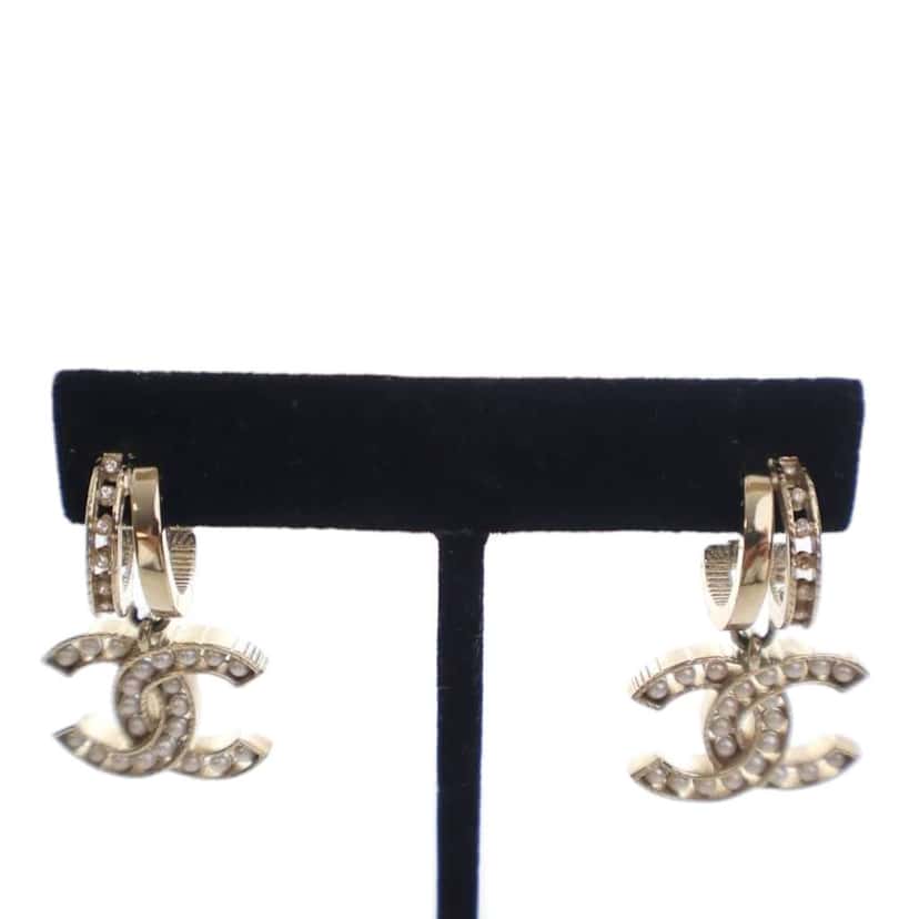 Chanel CC Gold Plated Faux Pearl Drop Push Back Earrings Gold Metal Good condition - Inside View