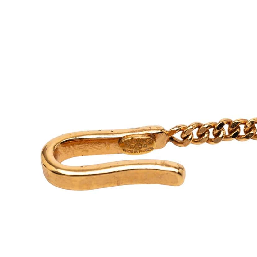 Chanel Gold Plated Faux Pearl CC Pendant Necklace Gold Metal Good condition - Model View