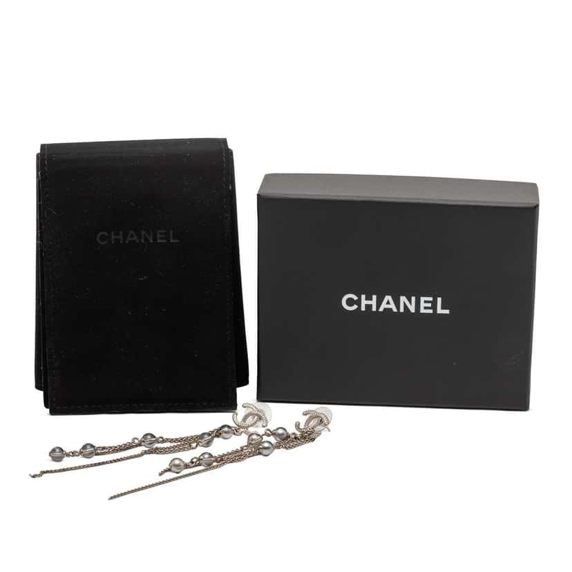 Chanel Gold Plated CC Faux Pearl Chain Drop Push Back Earrings Gold Metal Good condition - Model View