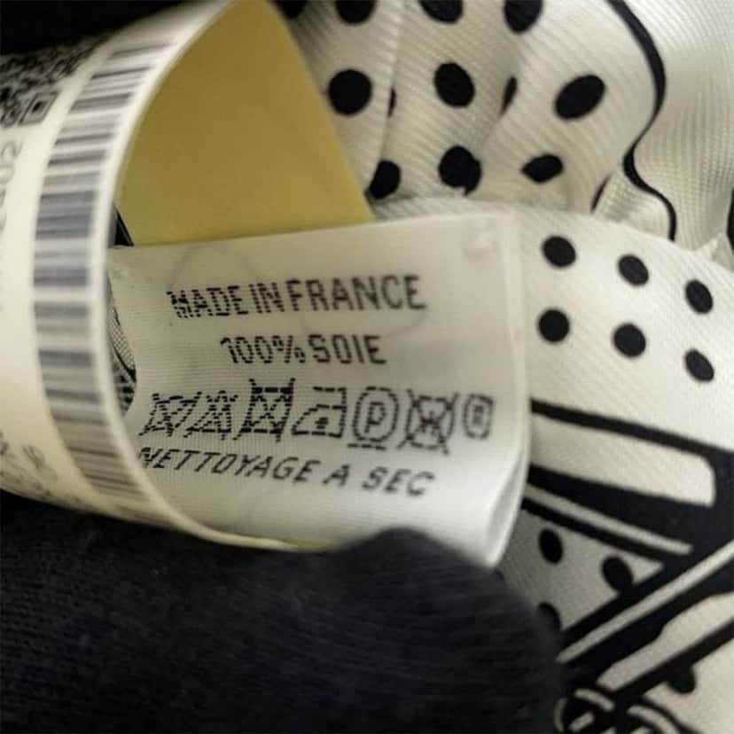 Hermès Eperon d Or Bandana Ruffled Twilly Silk Scarf White Silk Good condition - Box View