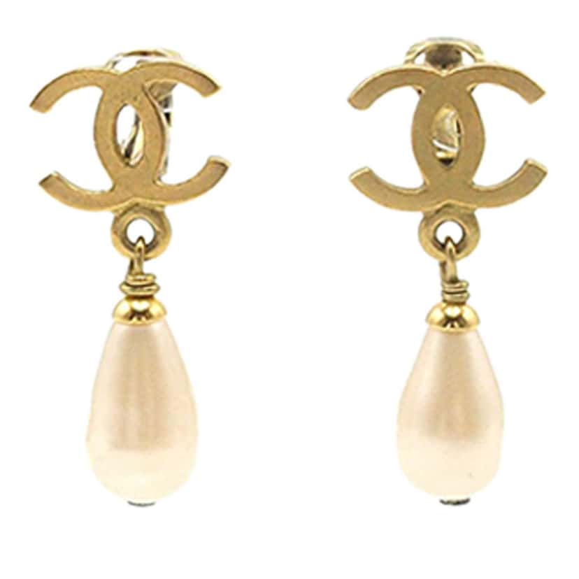 Chanel CC Gold Plated Faux Pearl Drop Clip on Earrings Gold Metal Good condition - Front View