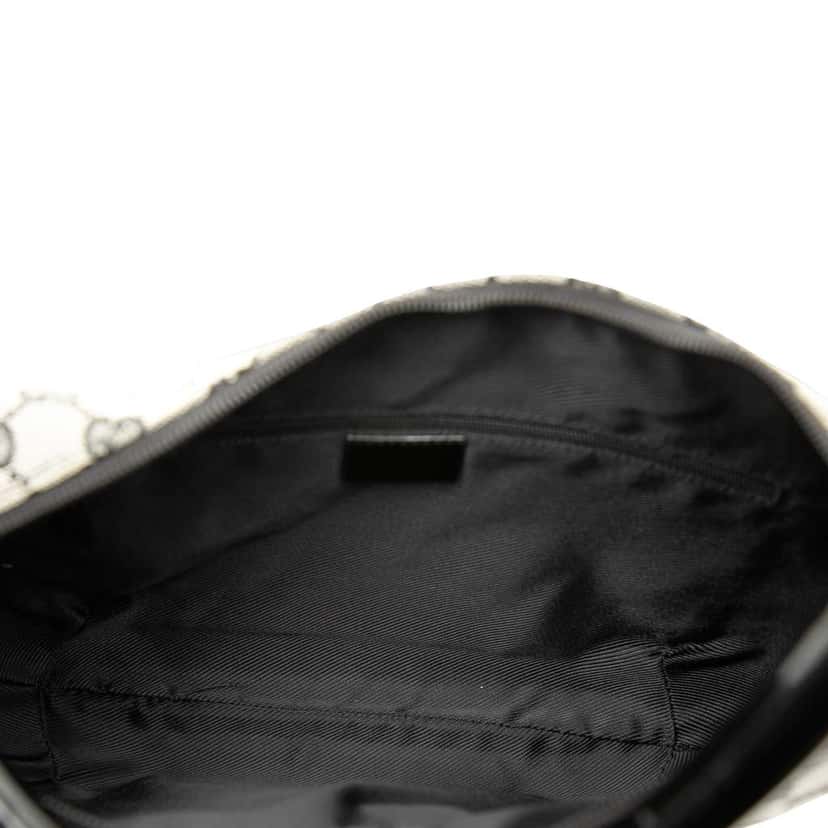 Gucci GG Canvas Shoulder Bag Brown Canvas Good condition - Model View