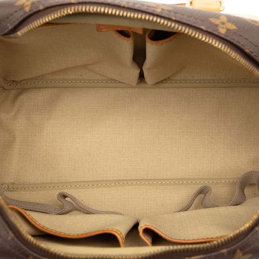 Louis Vuitton Monogram Deauville Brown Good condition - Model View