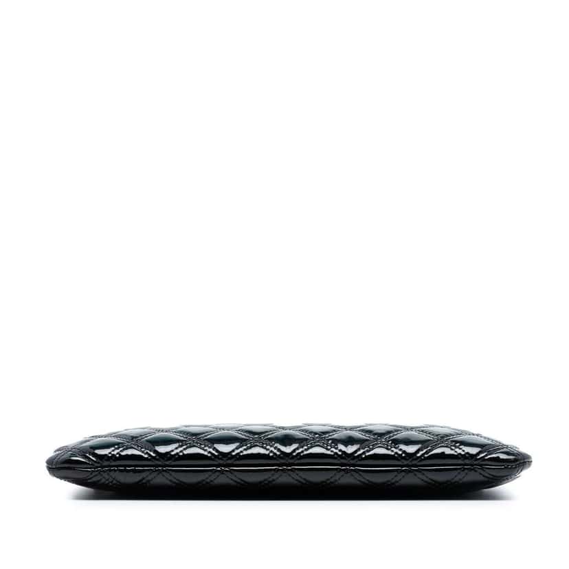 Chanel Medium Quilted Patent Double Stitch O Case Clutch Black Leather Very good condition - Inside View