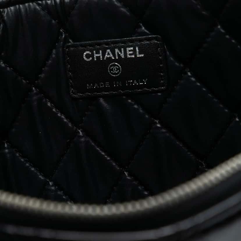 Chanel Medium Quilted Patent Double Stitch O Case Clutch Black Leather Very good condition - Box View
