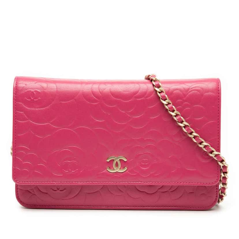Chanel CC Embossed Lambskin Camellia Wallet On Chain Pink Leather Very good condition - Front View