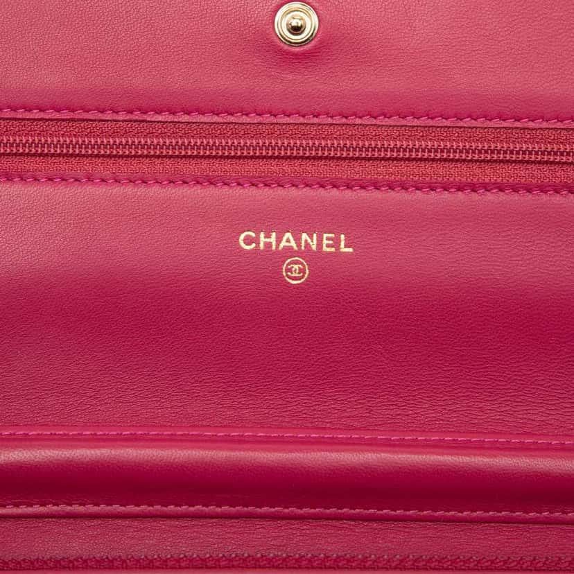 Chanel CC Embossed Lambskin Camellia Wallet On Chain Pink Leather Very good condition - Box View