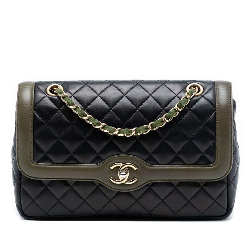 Chanel Medium Quilted Lambskin Two Tone Day Flap Black Leather Good condition - Front View