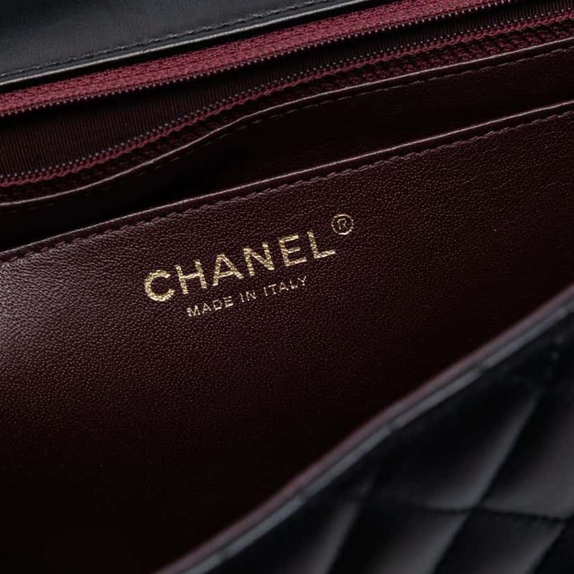 Chanel Medium Quilted Lambskin Two Tone Day Flap Black Leather Good condition - Box View