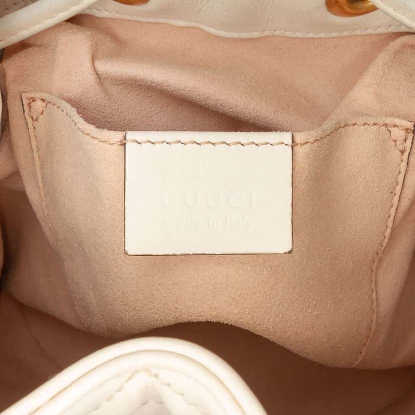 Gucci GG Marmont Matelasse Leather Bucket Bag White Leather Good condition - Box View