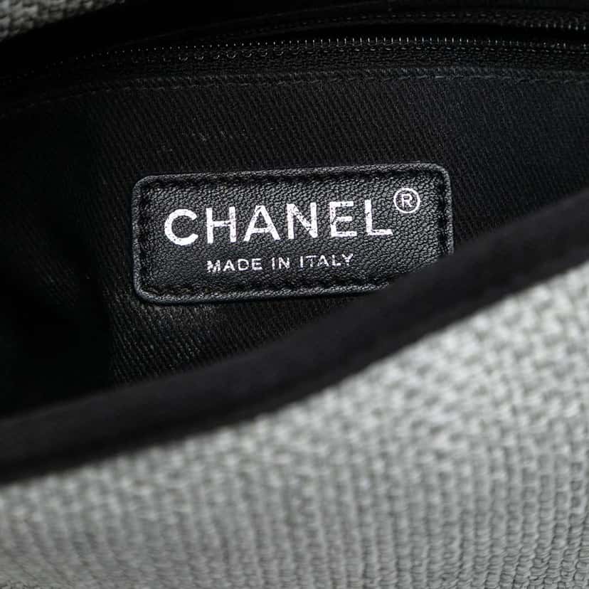 Chanel Small Raffia Deauville Messenger Grey Good condition - Box View