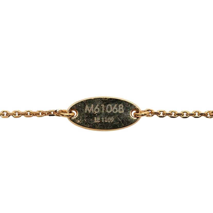 Louis Vuitton Gold Plated LV and Me Letter M Pendant Necklace Gold Metal Good condition - Box View