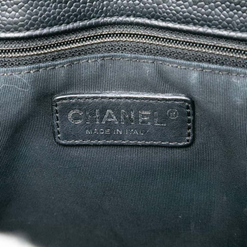 Chanel Caviar Grand Shopping Tote Black Leather Very good condition - Box View