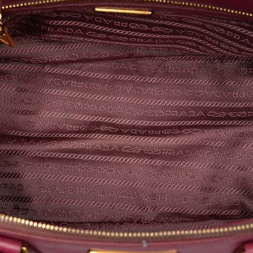 Prada Small Saffiano Lux Galleria Double Zip Satchel Pink Leather Good condition - Model View